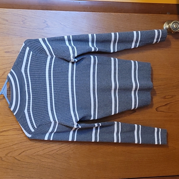 Striped sweater - Picture 3 of 4